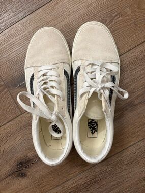 Vans Cream and Navy Blue Old Skool Low-Top